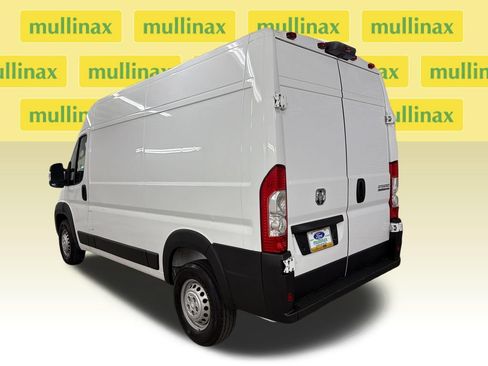 Used 2024 RAM ProMaster 2500 w/ Convenience Group FWD image 11