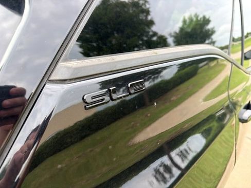 Used 2019 GMC Terrain SLE w/ Black Edition FWD image 4