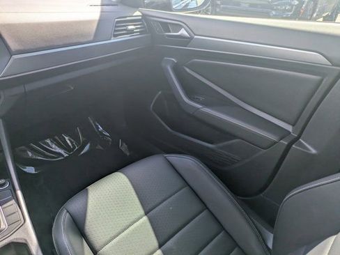 Used 2022 Volkswagen Jetta SE image 14