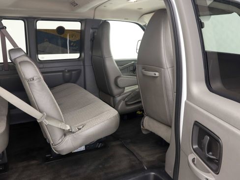 Used 2017 Chevrolet Express 3500 LT w/ LT Preferred Equipment Group image 15