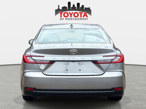 Used 2025 Toyota Camry XLE image 4