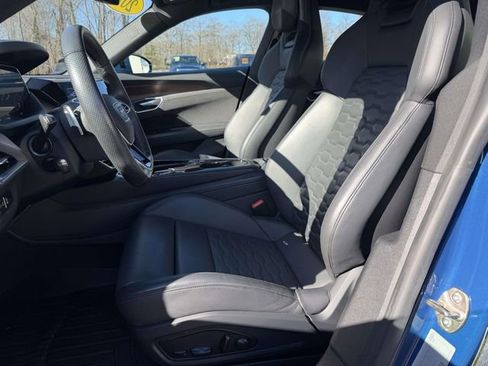 Used 2022 Audi e-tron GT Premium Plus image 23