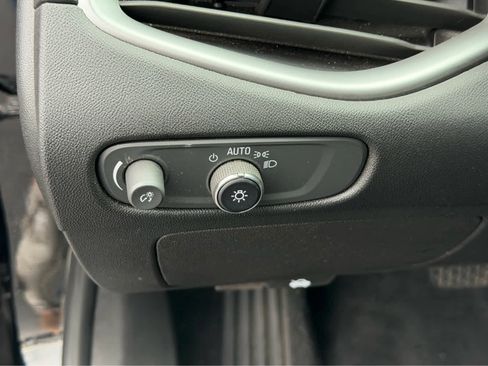 Used 2022 Chevrolet Malibu LS FWD image 23