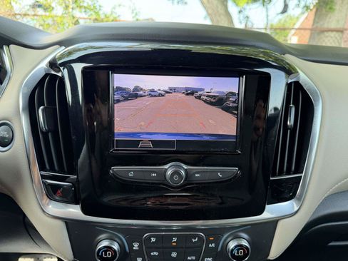 Used 2023 Chevrolet Traverse LS AWD/4WD image 22