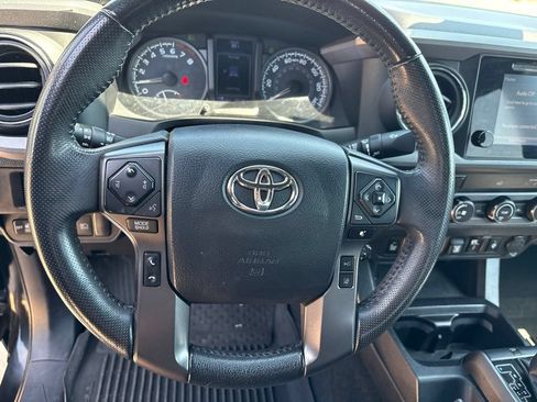 Used 2019 Toyota Tacoma TRD Off-Road w/ Technology Package AWD/4WD image 14
