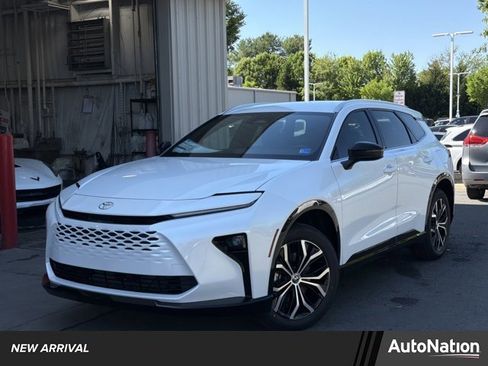New 2026 Toyota Crown Signia AWD/4WD image 1