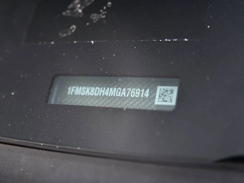 Used 2021 Ford Explorer XLT AWD/4WD image 19
