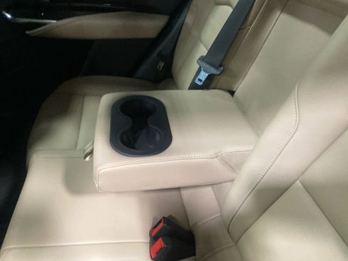 Used 2024 Cadillac XT4 Luxury w/ Cold Weather Package image 18