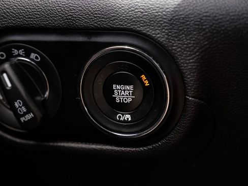 Used 2019 Maserati Levante image 21