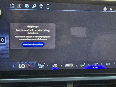 Used 2024 Chevrolet Equinox EV LT FWD image 21