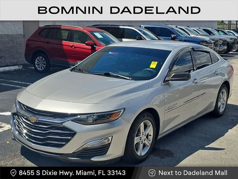 Used 2019 Chevrolet Malibu LS image 2