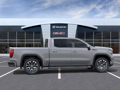 Used 2025 GMC Sierra 1500 Denali AWD/4WD image 5
