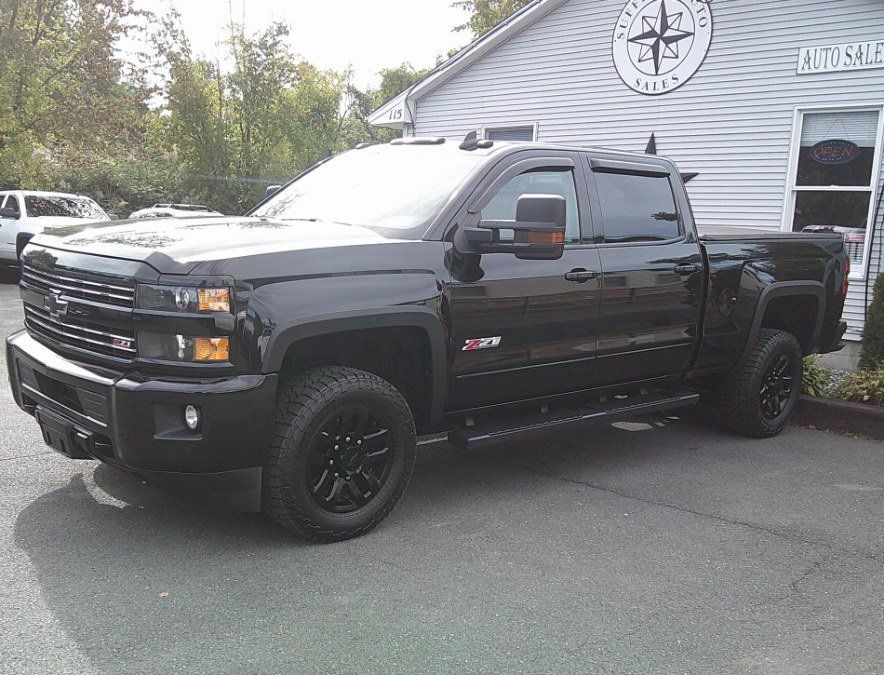 Used 2016 Chevrolet Silverado 2500 LT w/ Midnight Edition AWD/4WD image 3