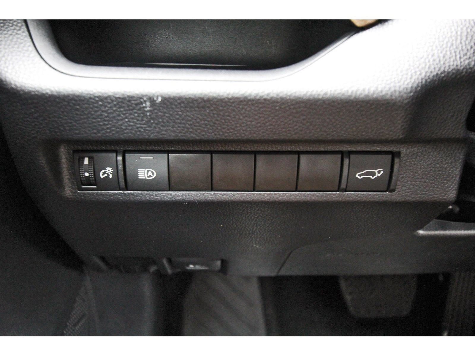 Used 2024 Toyota RAV4 XLE Premium FWD image 21