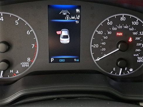 Used 2025 Toyota Corolla LE image 2