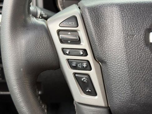 Used 2017 Nissan Titan SV image 15