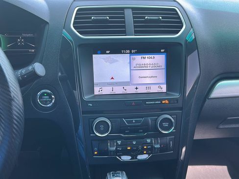 Used 2017 Ford Explorer XLT w/ Equipment Group 202A FWD image 8