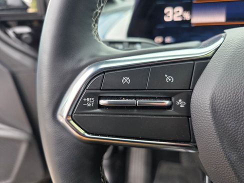 Used 2025 Chevrolet Equinox EV LT image 21