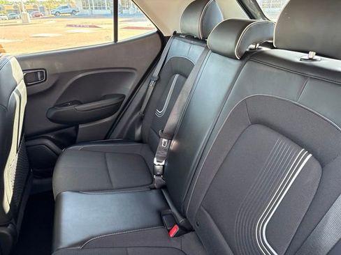 Used 2023 Hyundai Venue Limited FWD image 26