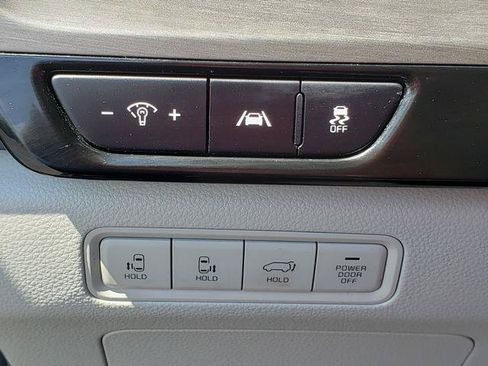 Certified 2024 Kia Carnival EX FWD image 29