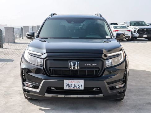 Used 2024 Honda Passport TrailSport image 2