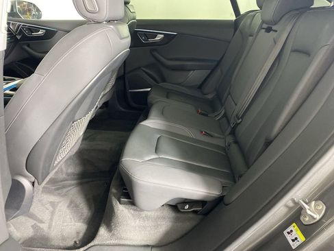 Used 2019 Audi Q8 Premium Plus w/ Premium Plus image 28