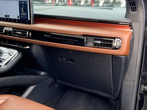 Used 2023 Lincoln Nautilus Reserve w/ Equipment Group 201A image 19