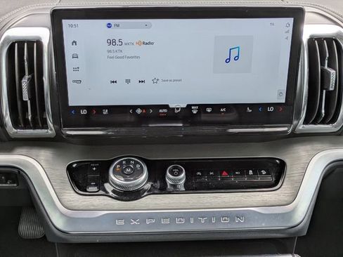 Certified 2025 Ford Expedition Platinum AWD/4WD image 18