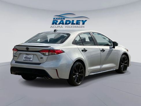 Used 2020 Toyota Corolla SE FWD image 2
