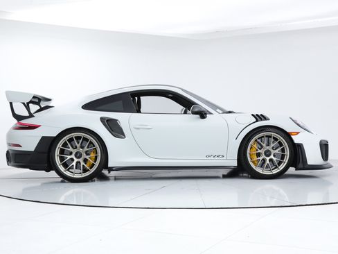 Used 2018 Porsche 911 GT2 RS image 6