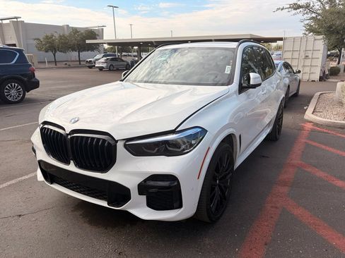Used 2022 BMW X5 sDrive40i w/ M Sport Package RWD image 2