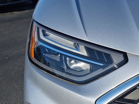 Used 2023 Audi Q5 e Premium Plus w/ Premium Plus Package image 9