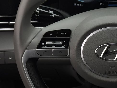 Used 2023 Hyundai Elantra SEL w/ Convenience Package FWD image 13