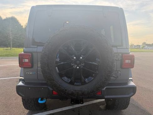 Used 2022 Jeep Wrangler Unlimited Sahara w/ Cold Weather Group AWD/4WD image 4