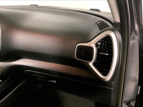 Certified 2022 Kia Soul LX w/ Technology Package FWD image 16