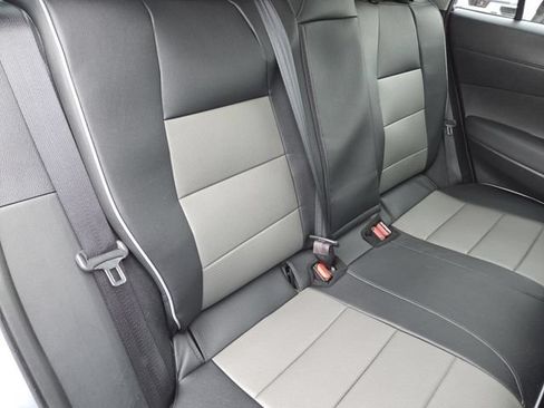 Used 2022 Toyota Corolla Cross LE AWD/4WD image 19