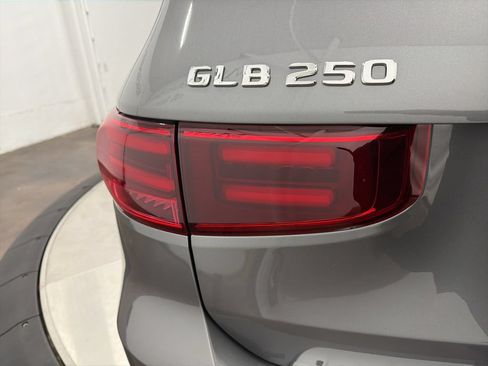 Used 2026 Mercedes-Benz GLB 250 image 11