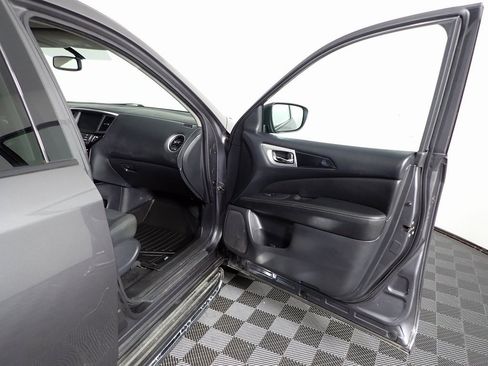 Used 2018 Nissan Pathfinder SV w/ SV All Weather Package image 29