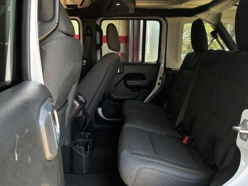 Used 2025 Jeep Wrangler Unlimited Sport AWD/4WD image 11