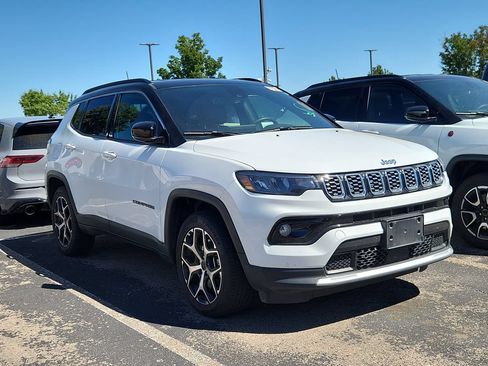 Used 2025 Jeep Compass Limited AWD/4WD image 1
