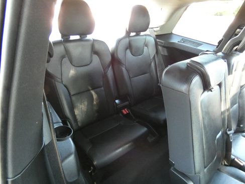 Used 2020 Volvo XC90 T6 Momentum image 38
