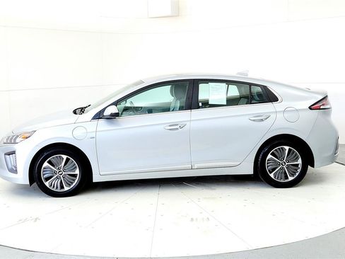 Used 2020 Hyundai Ioniq SEL image 3