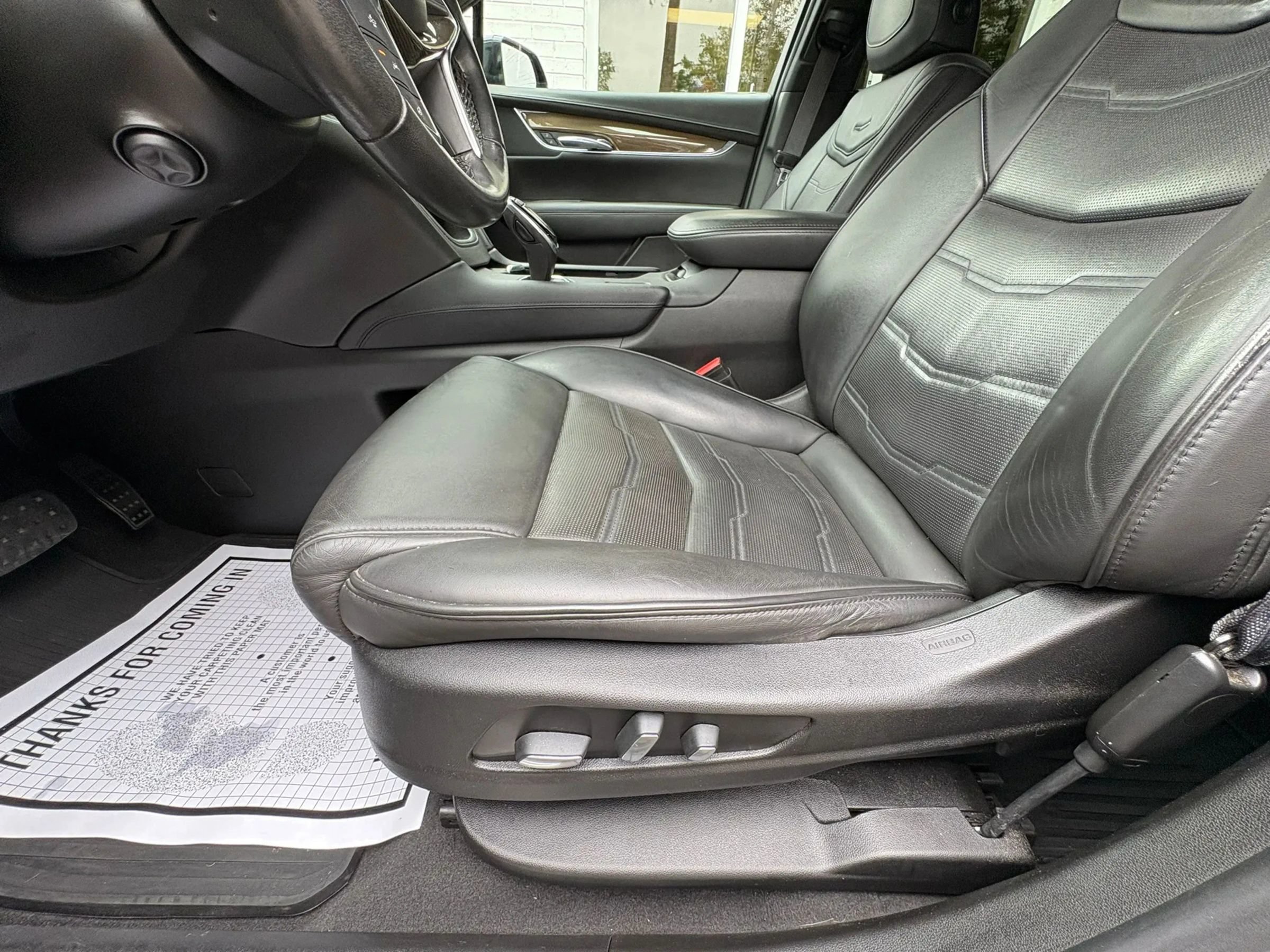 Used 2019 Cadillac XT5 Platinum AWD/4WD image 30