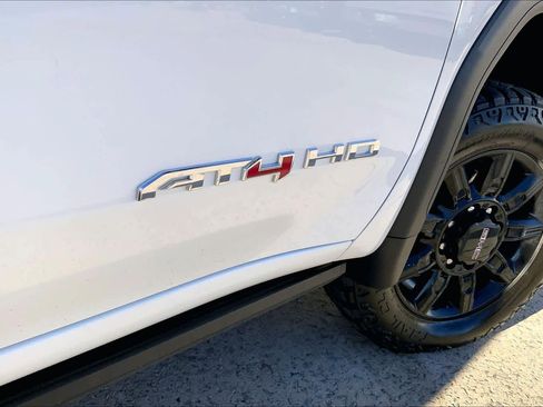 Used 2024 GMC Sierra 2500 AT4 w/ Technology Package image 9