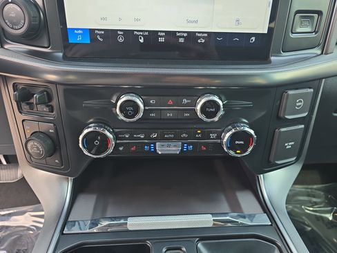 Used 2025 Ford F150 Platinum w/ FX4 Off-Road Package AWD/4WD image 23