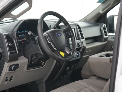 Used 2019 Ford F150 XLT w/ Equipment Group 302A Luxury AWD/4WD image 27