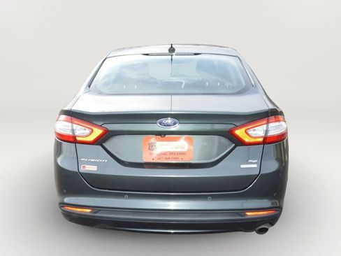 Used 2015 Ford Fusion SE image 6