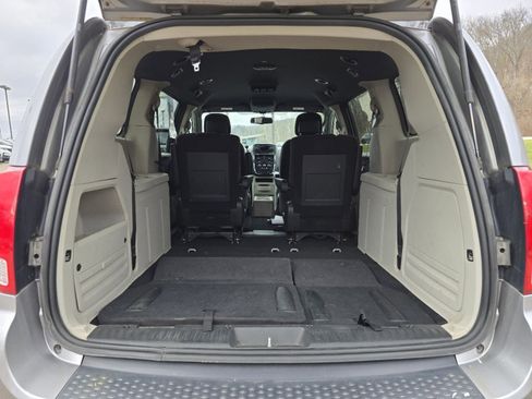 Used 2014 Dodge Grand Caravan SE image 12