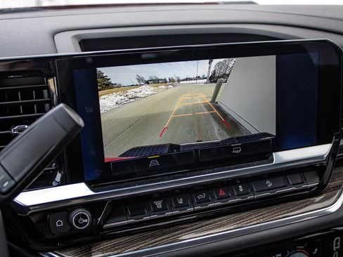 Used 2025 Chevrolet Silverado 2500 LT image 38