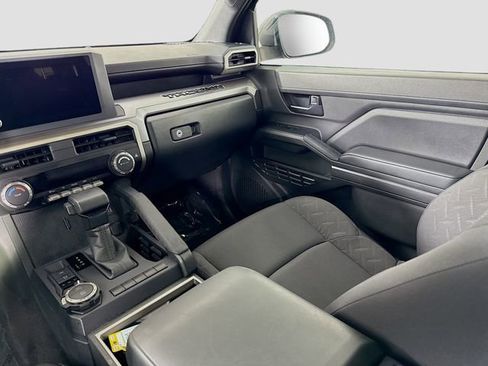 Certified 2024 Toyota Tacoma SR5 AWD/4WD image 23